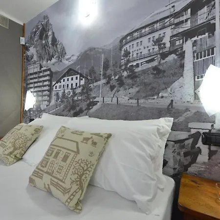 Couette-café M4478 Mollino