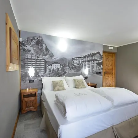 M4478 Mollino Couette-café Breuil-Cervinia